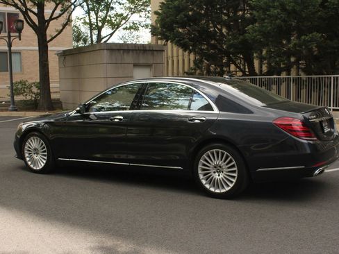 Used 2019 Mercedes-Benz S 560 4MATIC Sedan w/ Premium Package image 7