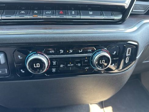 Used 2025 GMC Sierra 1500 SLT AWD/4WD image 34