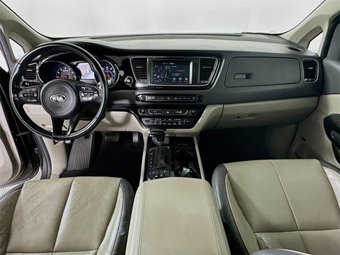Used 2017 Kia Sedona SX image 3