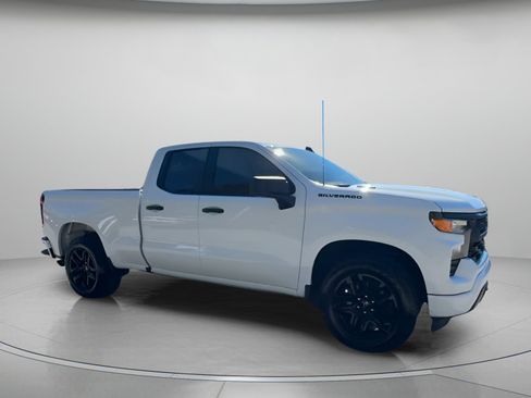 Used 2025 Chevrolet Silverado 1500 Custom w/ Turbomax Blackout Package image 34