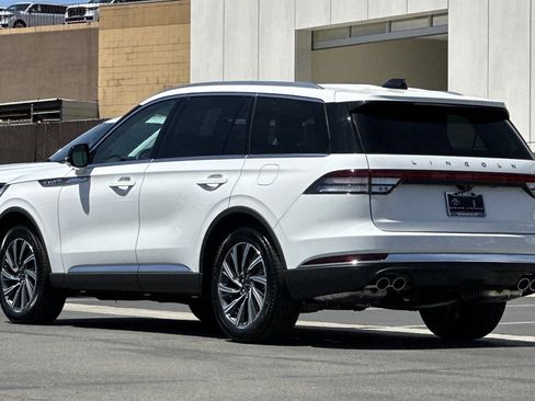 New 2026 Lincoln Aviator 2WD image 5