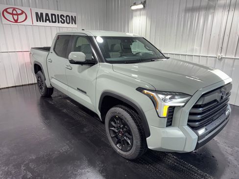 New 2026 Toyota Tundra SR5 w/ SR5 Premium Package AWD/4WD image 4