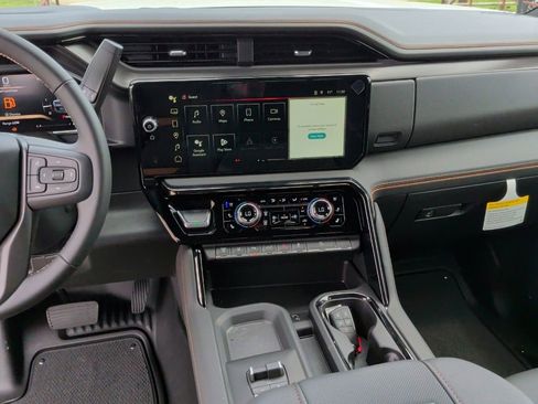 New 2026 GMC Sierra 2500 AT4 w/ AT4 Premium Plus Package AWD/4WD image 24