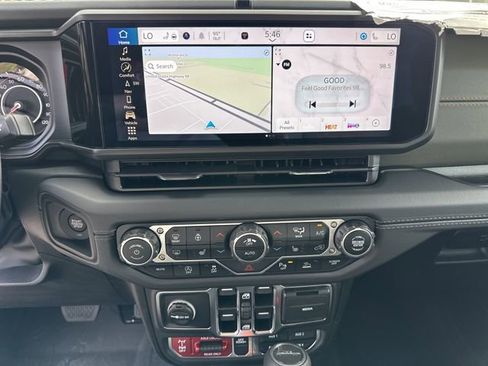 New 2025 Jeep Gladiator Mojave image 19