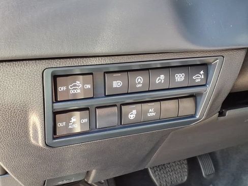 Used 2025 Toyota Tundra Platinum AWD/4WD image 22