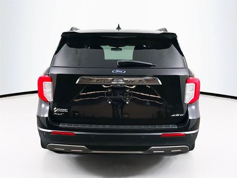 Used 2021 Ford Explorer XLT w/ Equipment Group 202A AWD/4WD image 10