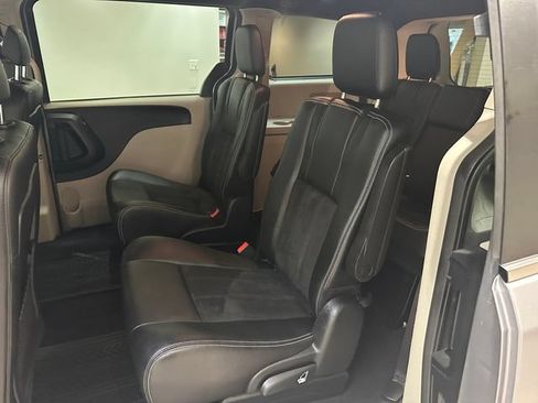 Used 2020 Dodge Grand Caravan SXT FWD image 14