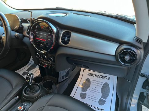 Used 2022 MINI Cooper 2-Door Hardtop image 15