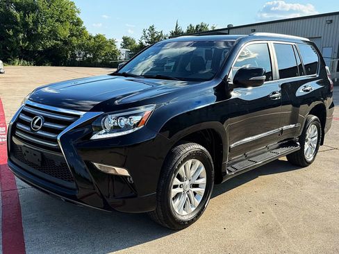 Used 2017 Lexus GX 460 image 6