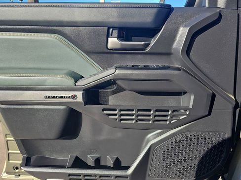 Used 2025 Toyota Tacoma Trailhunter image 25