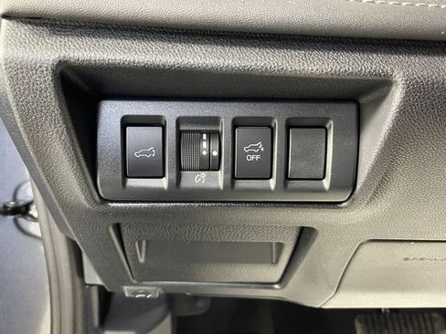 Used 2020 Subaru Outback Limited AWD/4WD image 12