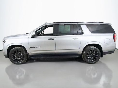 Used 2024 Chevrolet Suburban RST w/ Luxury Package image 17