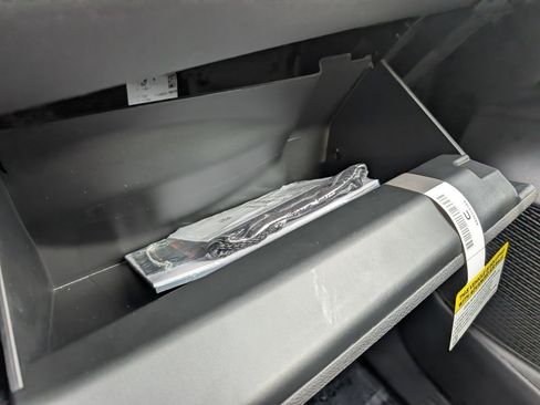 New 2026 Chrysler Voyager LX image 32