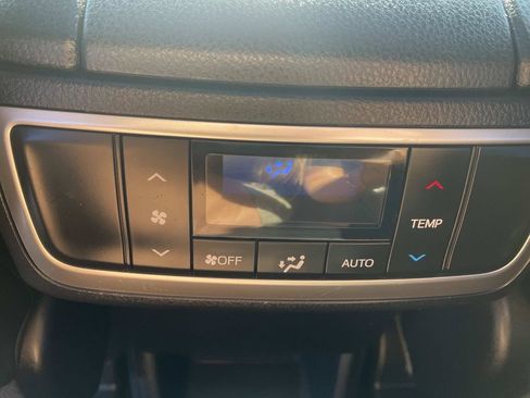 Used 2017 Toyota Highlander Limited FWD image 18