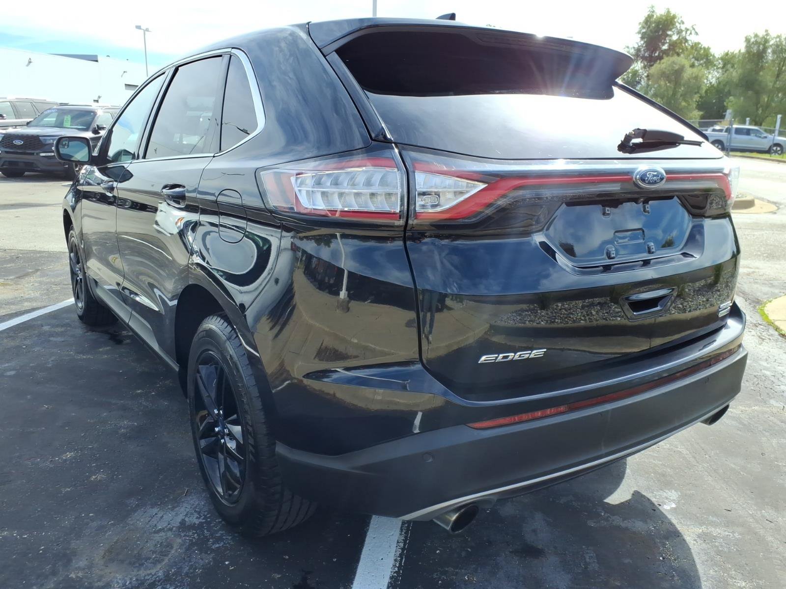 Used 2018 Ford Edge SEL w/ Equipment Group 201A AWD/4WD image 4