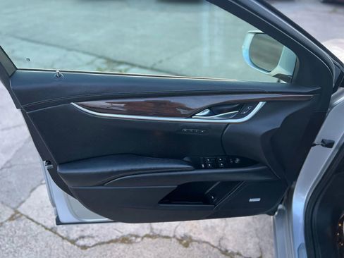 Used 2014 Cadillac XTS Luxury image 22