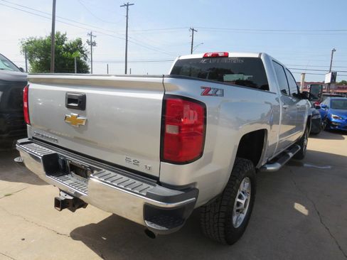 Used 2018 Chevrolet Silverado 2500 LT w/ All Star Edition AWD/4WD image 4