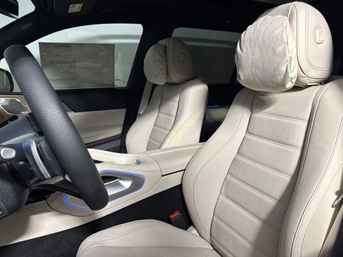 New 2026 Mercedes-Benz GLS 580 4MATIC image 18