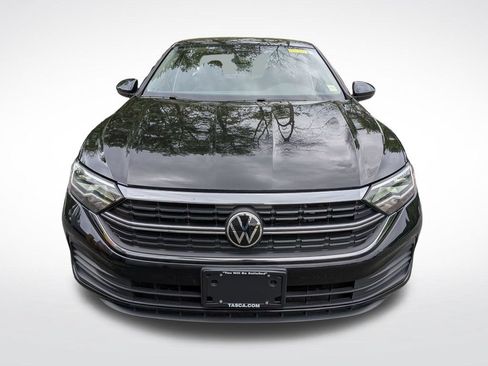 Used 2024 Volkswagen Jetta SE w/ Panoramic Sunroof Package FWD image 9