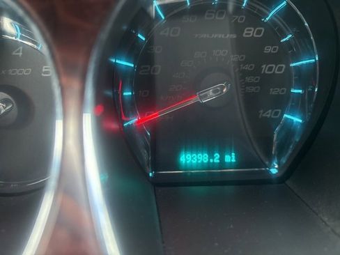 Used 2011 Ford Taurus SEL w/ 201A Rapid Spec Order Code image 29