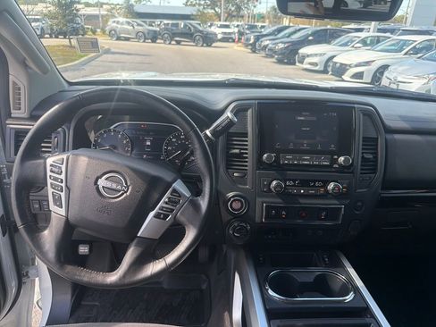 Used 2024 Nissan Titan SV w/ SV Convenience Package image 26