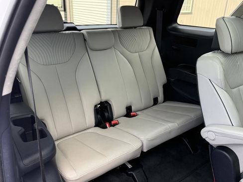 Used 2024 Hyundai Palisade Calligraphy image 30