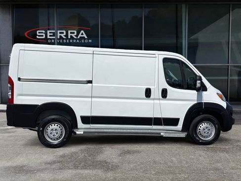 Used 2025 RAM ProMaster 2500 w/ U-Haul Equipment Group FWD image 6