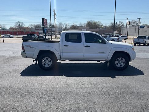 Used 2011 Toyota Tacoma 4x4 Double Cab w/ TRD Off-Road Pkg w/JBL Audio image 6
