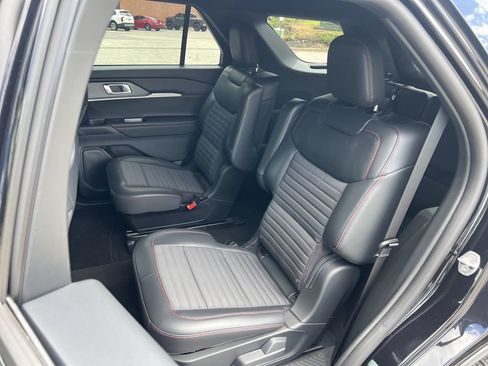 New 2026 Ford Explorer ST-Line w/ ST-Line Street Pack RWD image 16