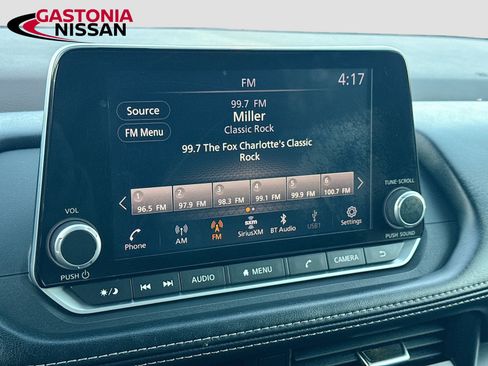 Used 2023 Nissan Rogue SV image 18