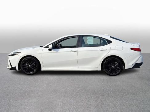 Used 2025 Toyota Camry SE FWD image 7