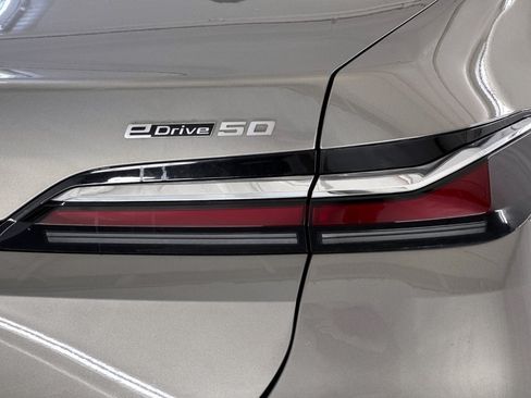 Used 2026 BMW i7 eDrive50 w/ M Sport Package RWD image 25