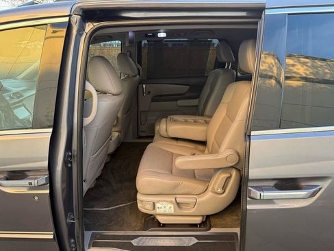 Used 2014 Honda Odyssey Touring image 18
