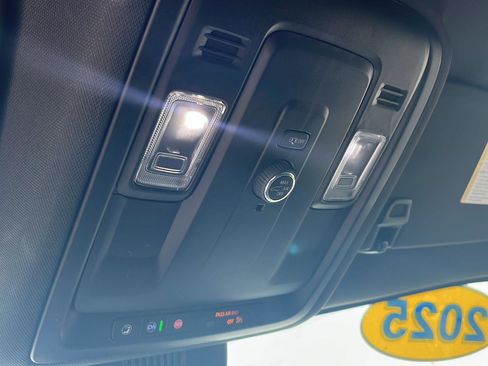 Used 2025 Chevrolet Tahoe Z71 image 17