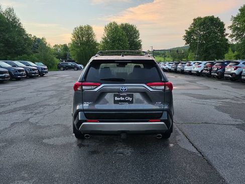 Used 2023 Toyota RAV4 XSE AWD/4WD image 7