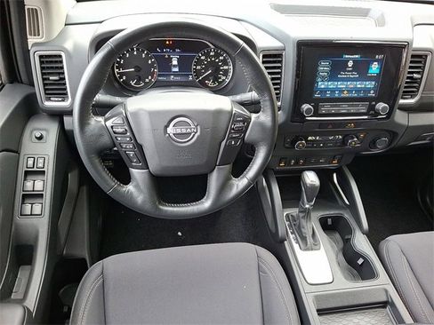 Used 2023 Nissan Frontier SV w/ SV Convenience Package image 13