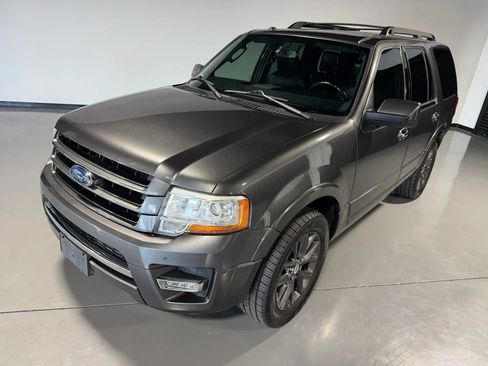 Used 2017 Ford Expedition Limited w/ Equipment Group 301A RWD image 38
