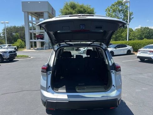 Used 2024 Nissan Rogue S FWD image 9