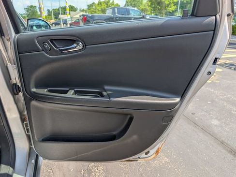 Used 2008 Chevrolet Impala LT w/ Luxury Edition Package FWD image 18