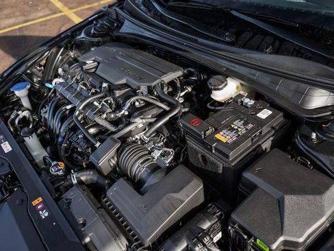 New 2026 Hyundai Elantra Limited image 7