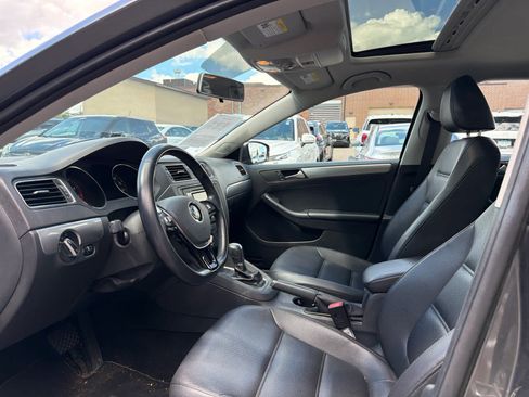Used 2015 Volkswagen Jetta SE FWD image 5