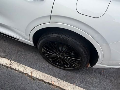 New 2025 Lincoln Corsair Reserve w/ Equipment Group 202A image 5