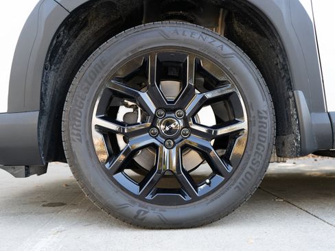 Certified 2025 Honda Pilot Touring image 14