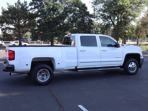 Used 2018 GMC Sierra 3500 SLT w/ Duramax Plus Package AWD/4WD image 4