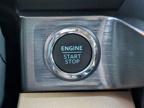 Used 2025 Ford F250 Lariat w/ Chrome Package image 19