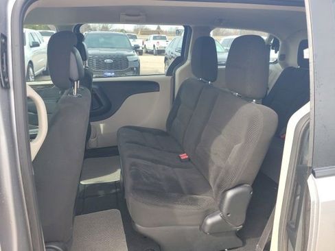 Used 2016 Dodge Grand Caravan American Value Package image 16