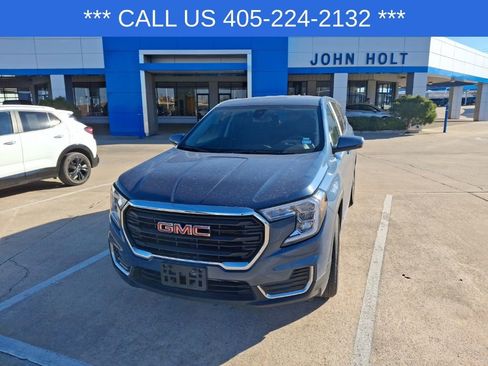 Used 2024 GMC Terrain SLE image 9