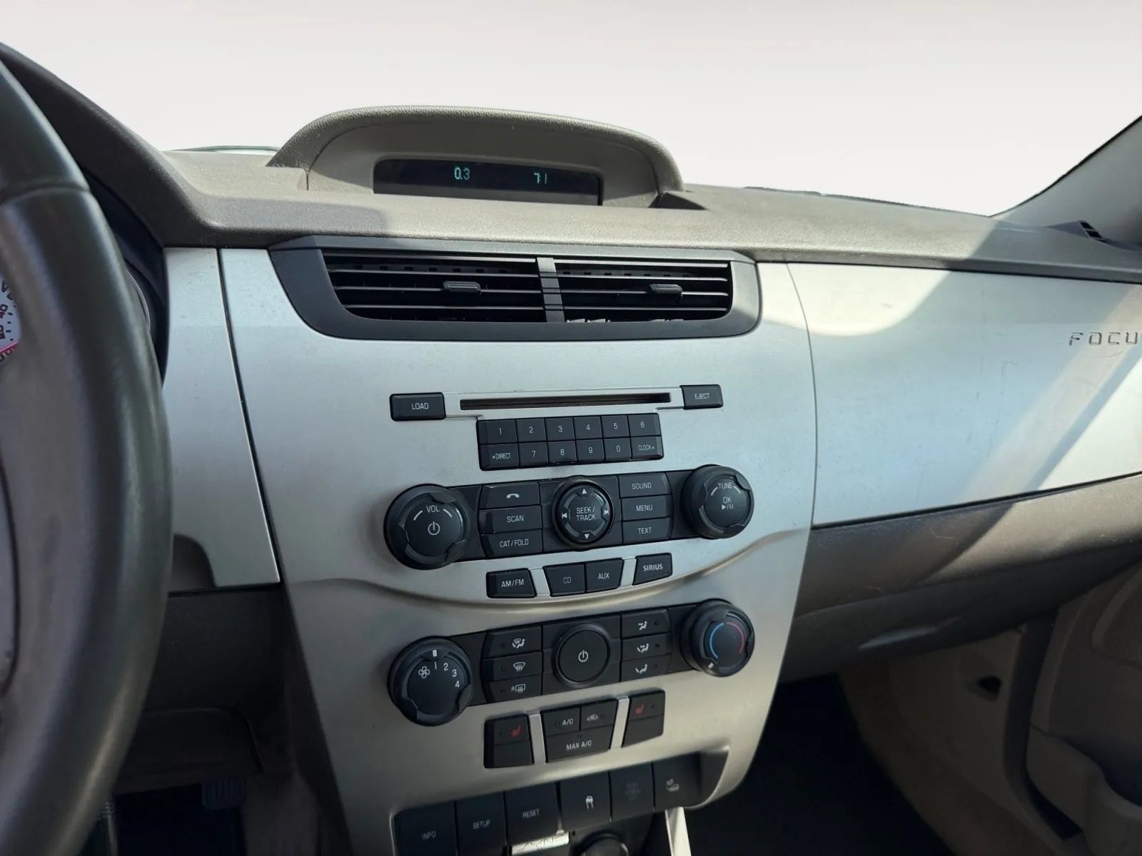 Used 2010 Ford Focus SEL FWD image 13