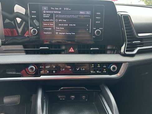 Used 2023 Kia Sportage LX image 17