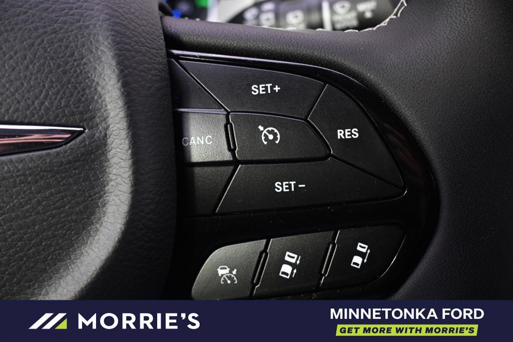 Used 2026 Chrysler Pacifica Select w/ S Appearance Package FWD image 34